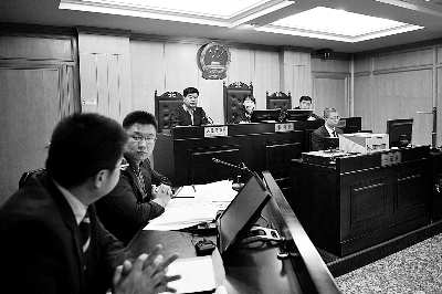 双方均委托代理人出庭应诉,图为原告代理人在法庭上摄/通讯员 曹璐