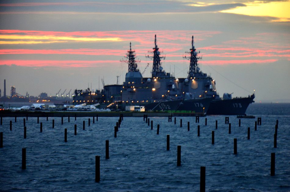 横须贺海军基地美日先进战舰扎堆-千龙网·中国首都网