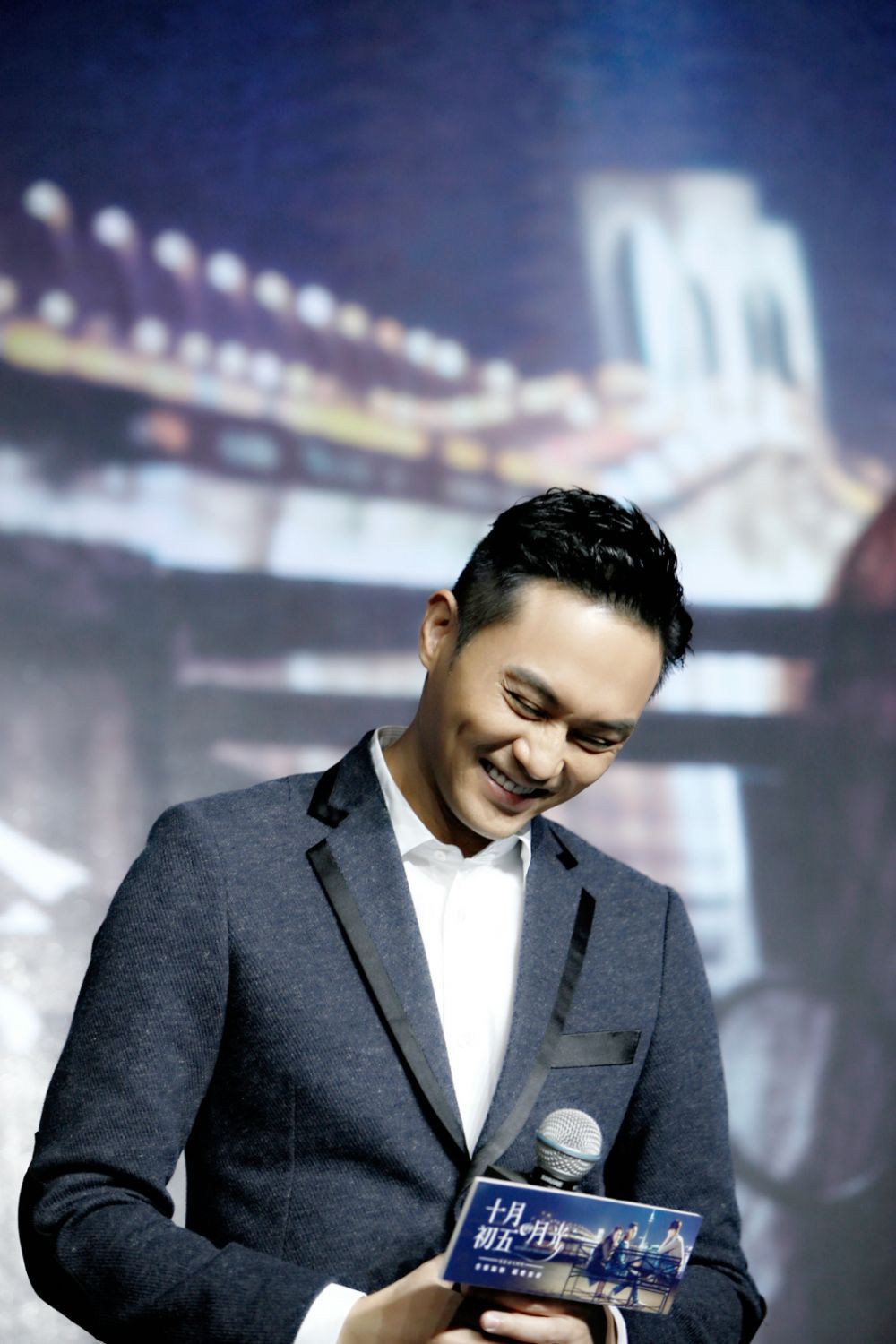 张智霖被赞15年容颜未改