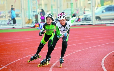 东城区中小学生轮滑比赛举行-千龙网·中国首