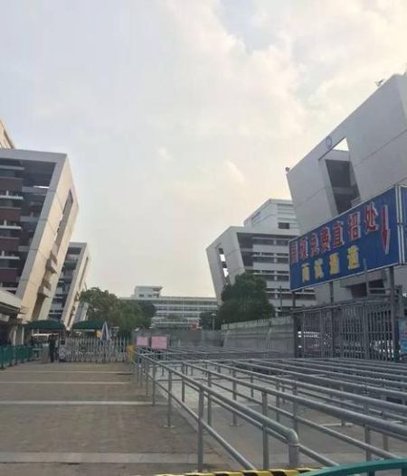 如今冷冷清清，鲜有人问津。 