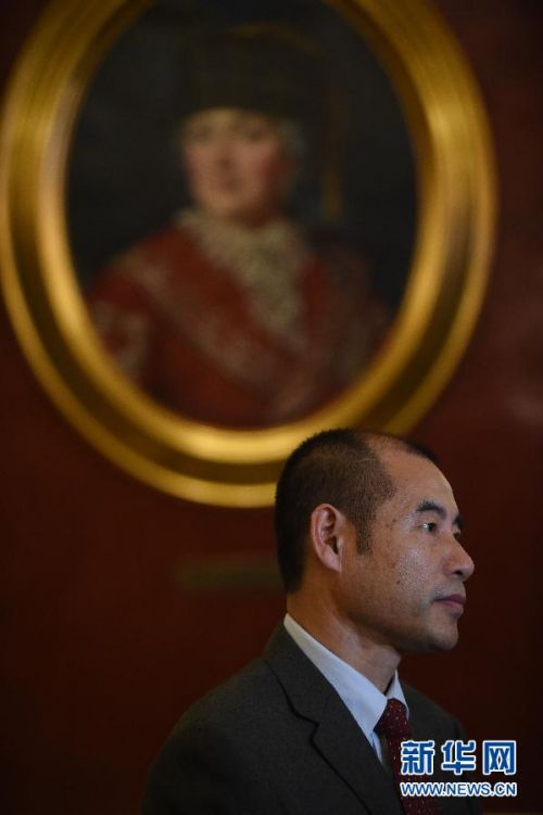 （XHDW）（3）普京为中国学者颁发国家奖章 