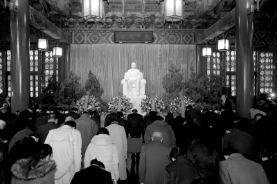 全国政协举行仪式纪念孙中山诞辰149周年。新华社发