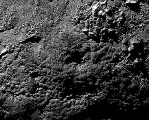 NASA公布冥王星新3D图像 大范围薄雾如冰雪仙境