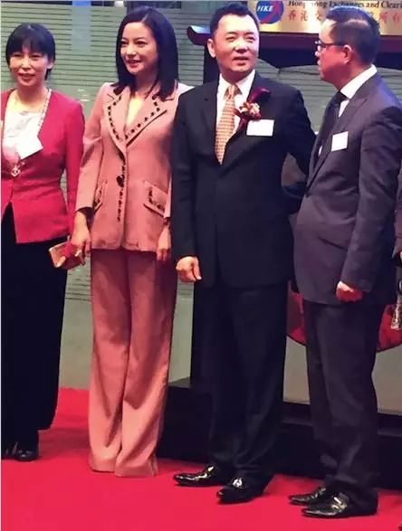 赵薇被疑不堪被指发福 游泳跑步健身减肥-千龙