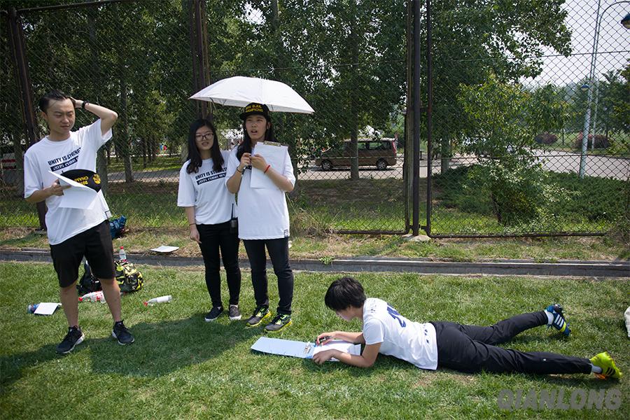 [新活法·图像故事]胡同里的飞盘手-千龙网·中