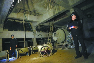 东城纱络胡同私挖三层地下室-千龙网·中国首