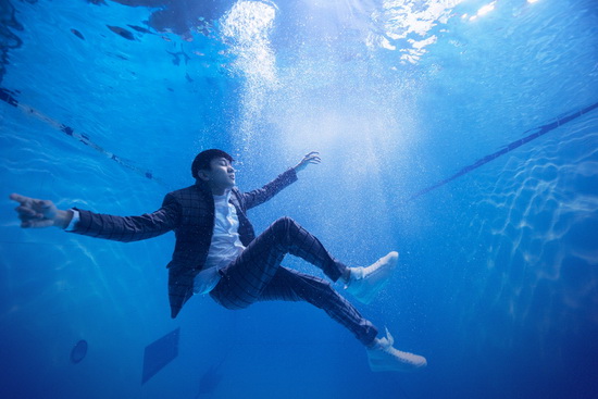 林俊杰首张实验专辑《和自己对话》将发行-千