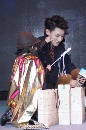 《闪亮的爸爸》点映 潘玮柏黄子韬惺惺相惜(3)