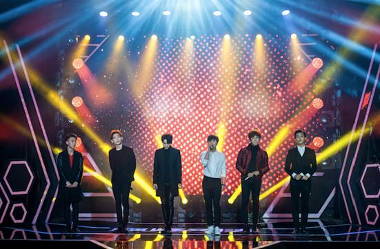 QQ音乐巅峰对决冠军之夜 张敬轩现场助阵-千