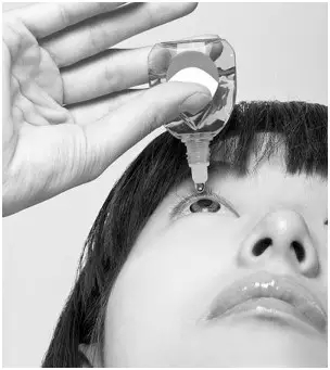 流言揭秘：眼镜戴久了，眼睛会变形？