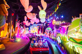  贾樟柯 坐镇  北京 欢乐谷十万大奖征集十周年LO