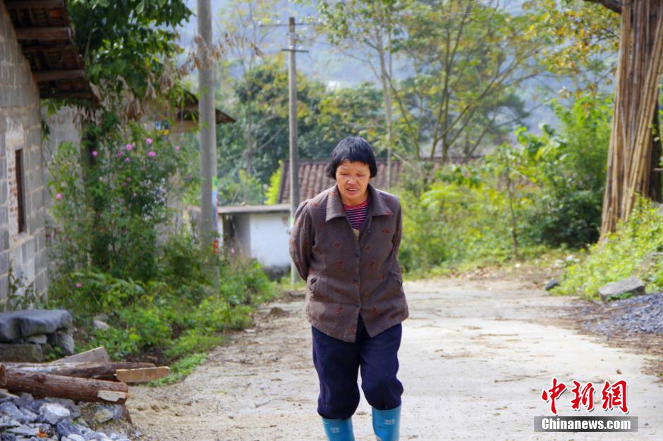 广西贫困村六成人外出务工 留老人看家