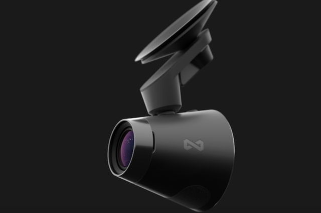 一家中国人开的美国公司做了一个名叫Waylens的行车记录仪，它可以让驾驶者可以轻松地捕捉、编辑和分享旅途中的美景。