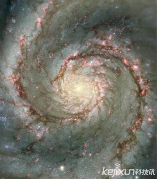 宇宙最美丽星系：大螺旋星系异常迷人