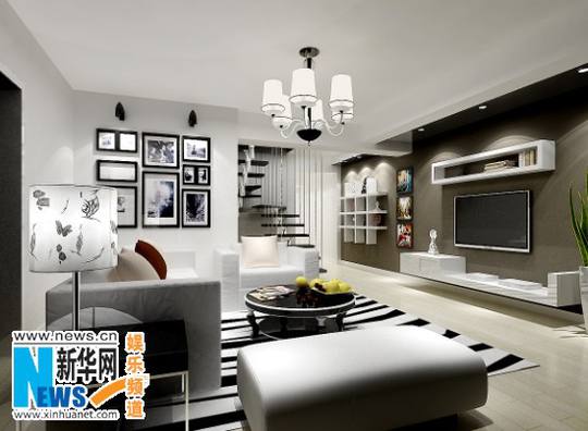 据2011年新快报报道，凭借《3D肉蒲团》一炮而红的蓝燕，遭人爆料2005年参与演出俄罗斯电影《蝴蝶之吻》，诠释一名偷渡到圣彼得堡卖淫的女子，还跟俄罗斯影帝有多场露骨戏码，被人批评早就在走豪放路线。当时她年仅19岁，而如今一跃成亿万富婆。上海豪宅装潢华丽。