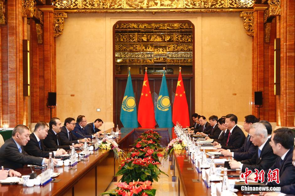 习近平会见哈萨克斯坦总理马西莫夫