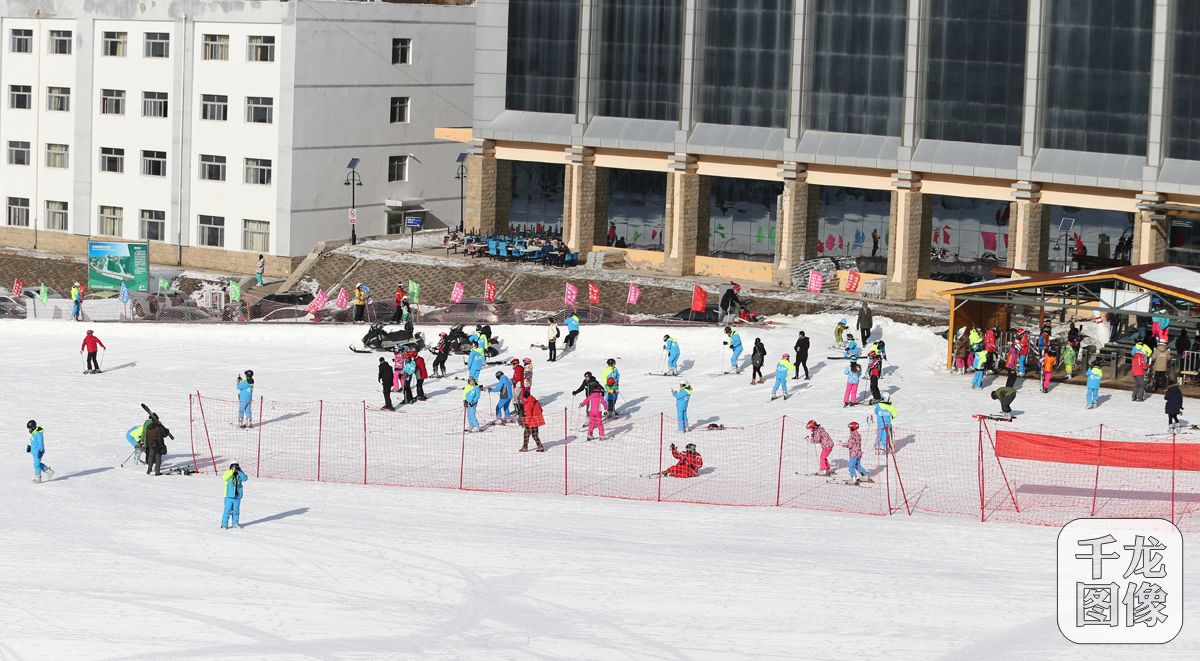 12月22日，河北省首届大众冰雪季在崇礼启动。图为。千龙网记者 戚连民摄