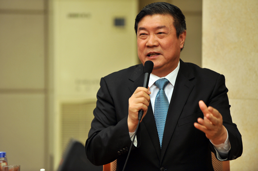 王文彪:少“种”房子多种树来应对气候变化