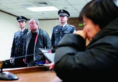 李奇兴听宣判时，受害人的家属抹起了眼泪