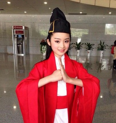 一大波00后漂亮童星来袭 8090后该着急了