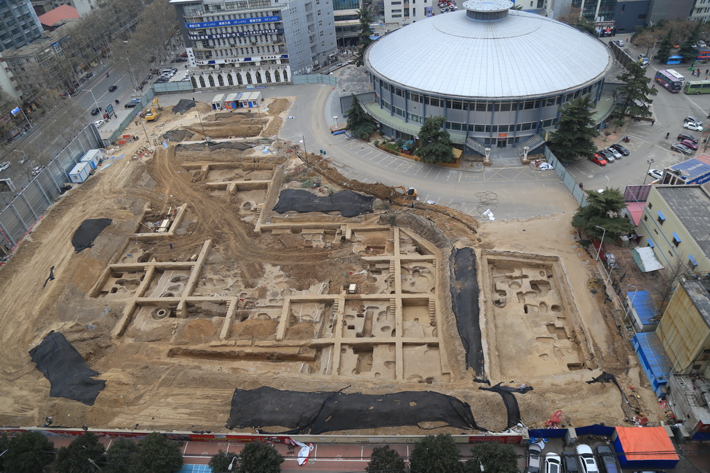 郑州闹市区现大型古墓群 初步判定属商代时期【2】