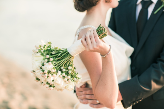 大操大办未必好：研究称婚礼花费越少越不容易离婚