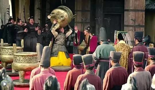 历史上，秦武王真的是举鼎被压死的吗？