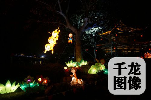 2016年1月1日晚，“华灯盛会”花灯会启动仪式在山东省枣庄市台儿庄古城举行。  