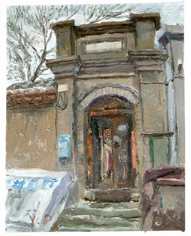 【遂安伯胡同33号】遂安伯胡同建于明朝，这里是我的家。遂安伯是明朝勋臣陈志的封爵，因他的府第座落于胡同内，胡同遂以其爵号命名。金宝工程2001年展开，胡同里的院子难逃劫难，都被夷为平地。唯有33号院是在半截的死胡同里，可以幸免于难，现为遂安伯胡同硕果仅存的房子。