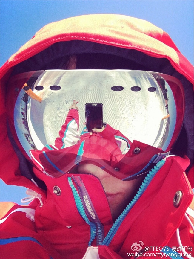 TFBOYS易烊千玺晒滑雪照(图)(2)-千龙网·中国
