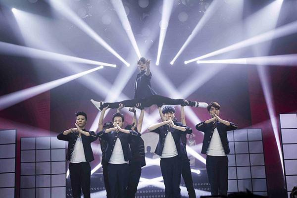 《燃少吧少年》李宇春追平舒淇无少年雪藏-千