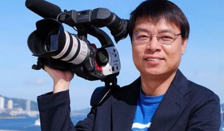 李力持执导国内首部家庭反串喜剧《非常男神》