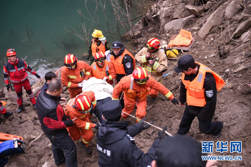 #（突发事件）（1）浙江一地质大队车辆坠入水库 5人死亡