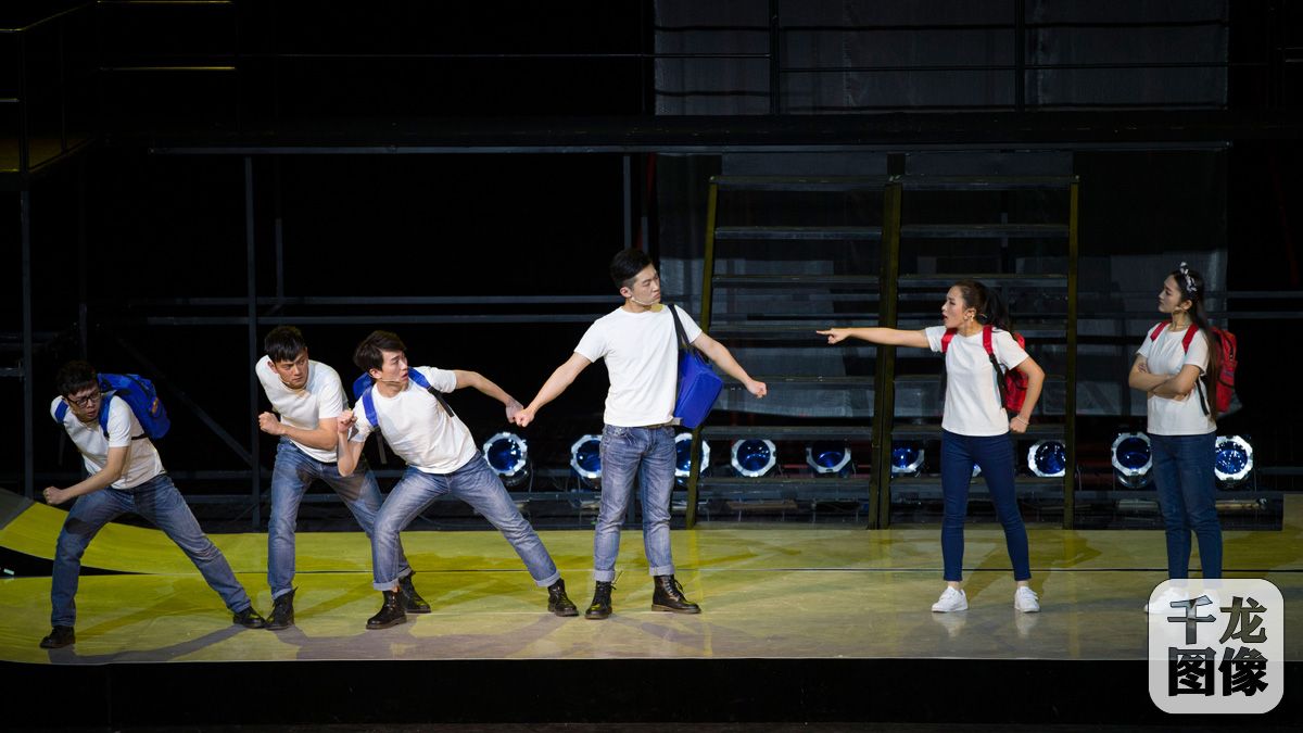 话剧《玩命爱一个姑娘》带你体验“玩命”式爱情(5)-千龙网·中国首都网