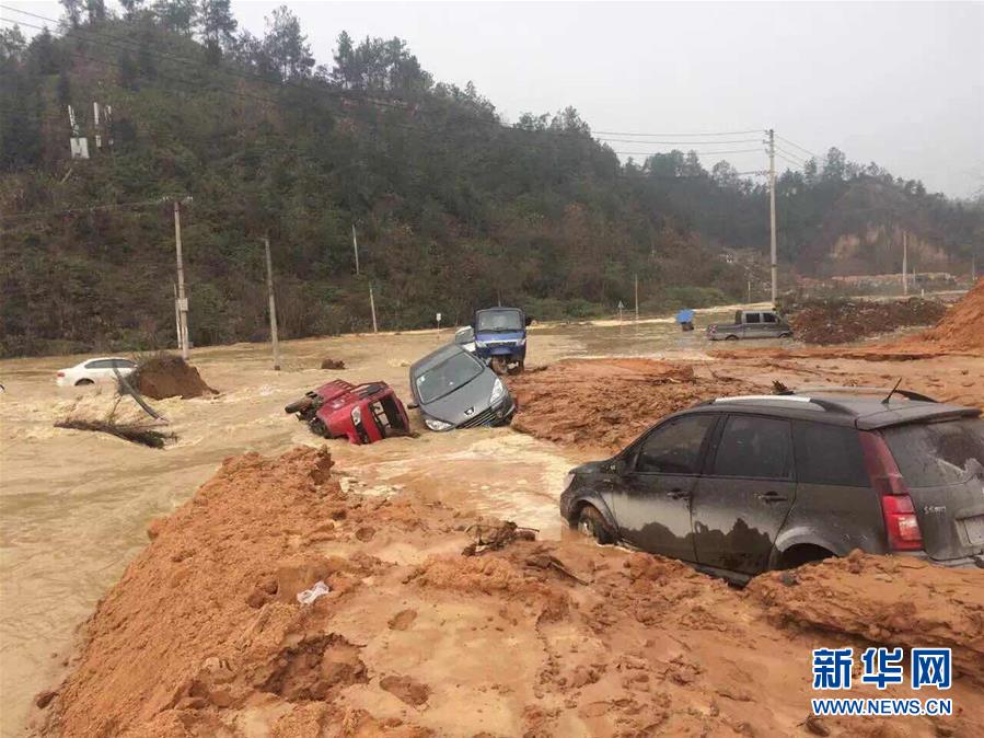 #（突发事件）（1）湖北恩施一堰塞湖发生溃堤事故