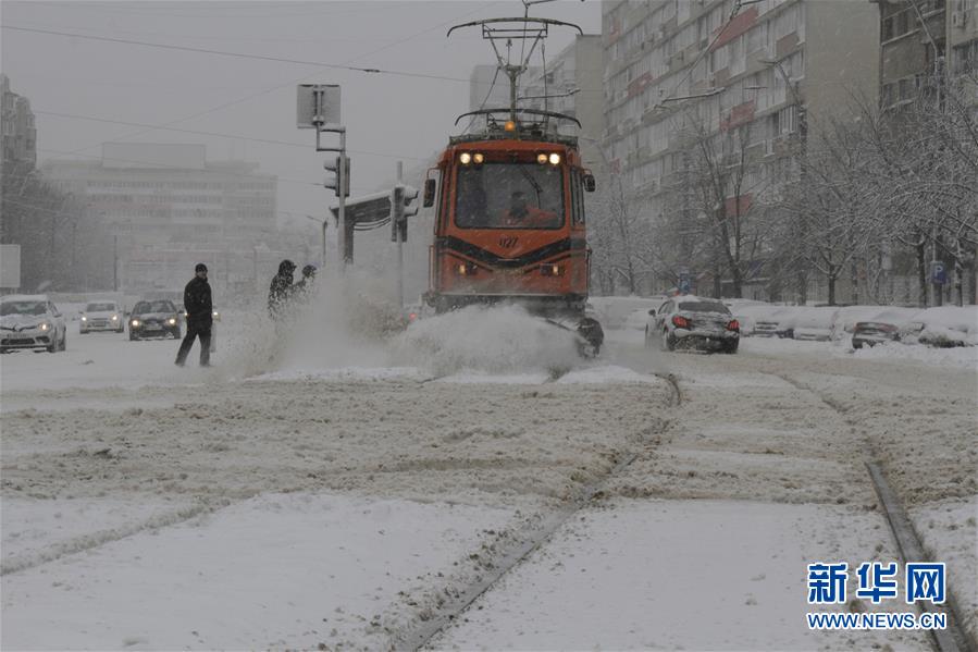 （国际）（3）罗马尼亚遭遇今冬最大暴风雪天气