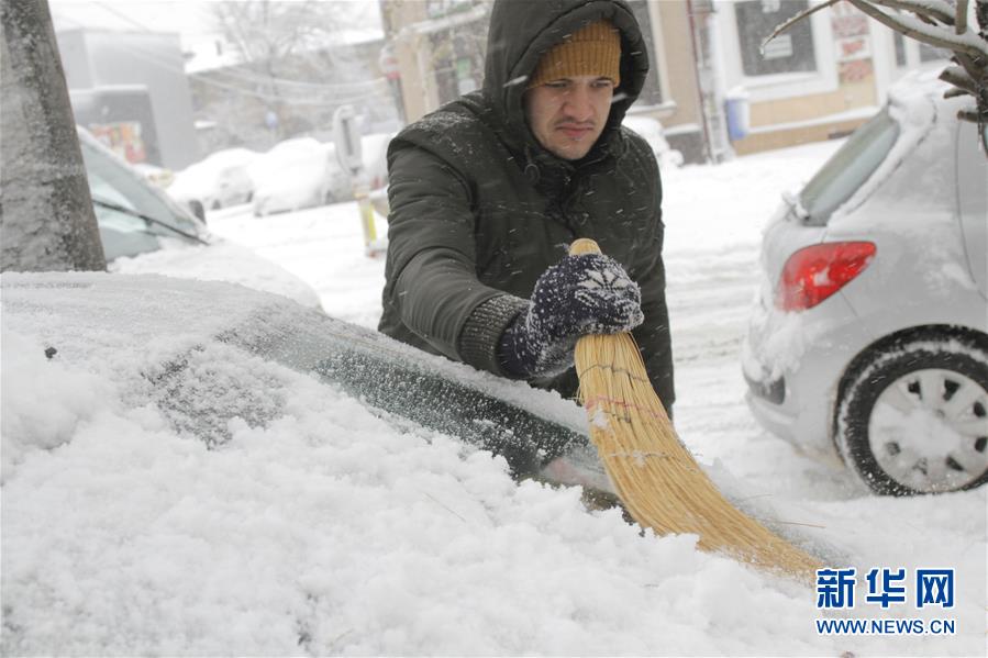 （国际）（2）罗马尼亚遭遇今冬最大暴风雪天气