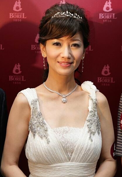 43岁牛莉逆生长 惊艳的逆生长女神