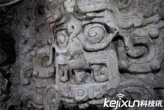玛雅神殿发现神秘“巨脸”石刻 或可揭开玛雅人起源之谜