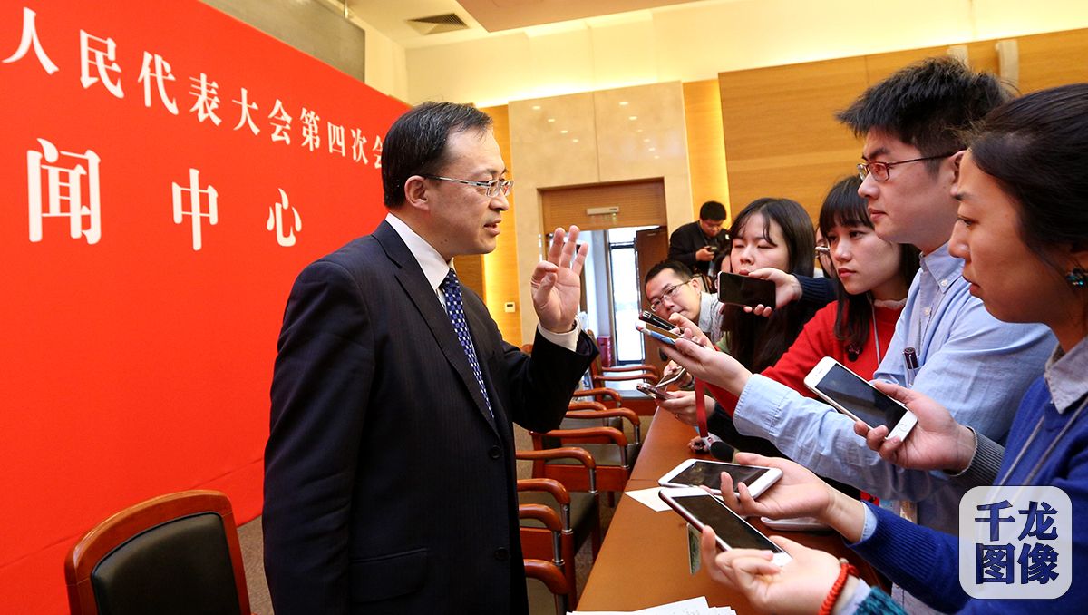 1月24日,北京市第十四届人民代表大会第四次会议《北京市居家养老服务条例》实施进展新闻发布会召开。北京市民政局副局长李红兵表示:北京将继续支持反向抵押以房养老。 (2)