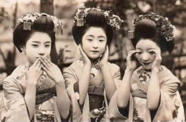 说到什么「文明古国」，从来都没有数到日本，但她却是现今最有古典风味的现代发达国家之一，保留了非常多前现代的建筑与文化，为人津津乐道。