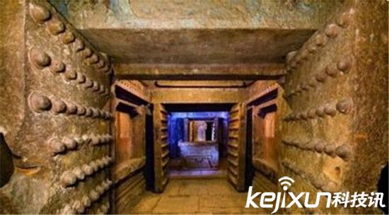 地宫暗藏千万珍宝 揭秦始皇陵十八个千古谜团