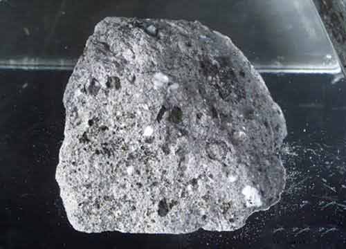 月球出现神秘反射光：或为外星人基地