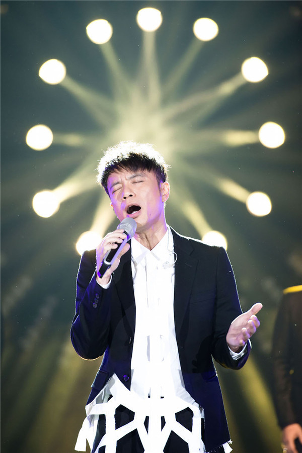 《我是歌手》第3期迎苏运莹踢馆 李玟带伤热舞