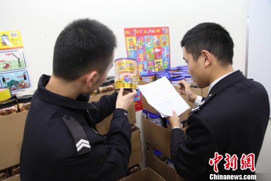 深港同步治水客口岸节前“大扫除”