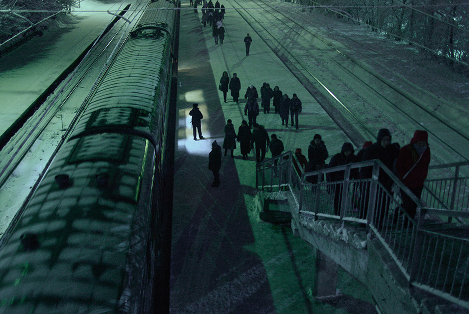 俄摄影师拍摩尔曼斯克极夜美景 宛如童话王国