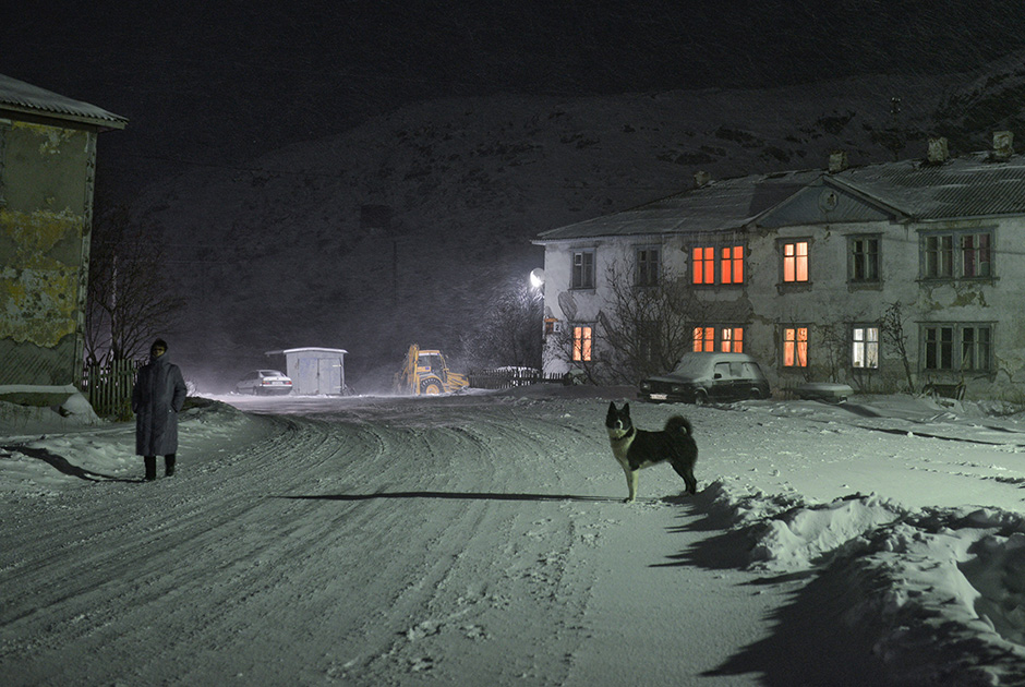 俄摄影师拍摩尔曼斯克极夜美景 宛如童话王国