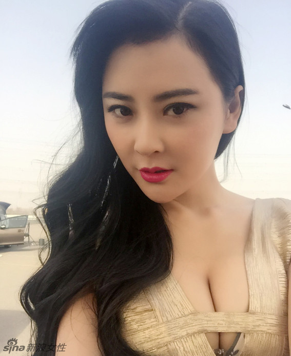 上交大女神吴丹性感美照集 前凸后翘魔鬼身材