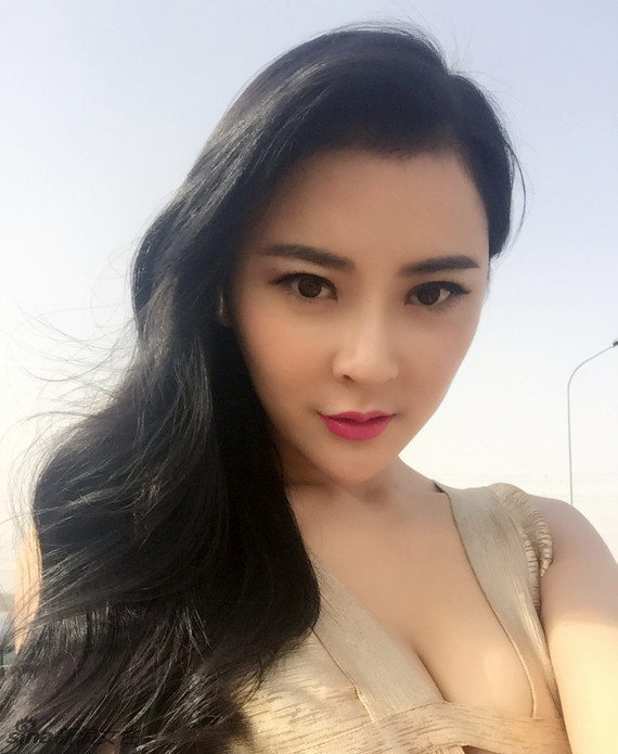 上交大女神吴丹性感美照集 前凸后翘魔鬼身材